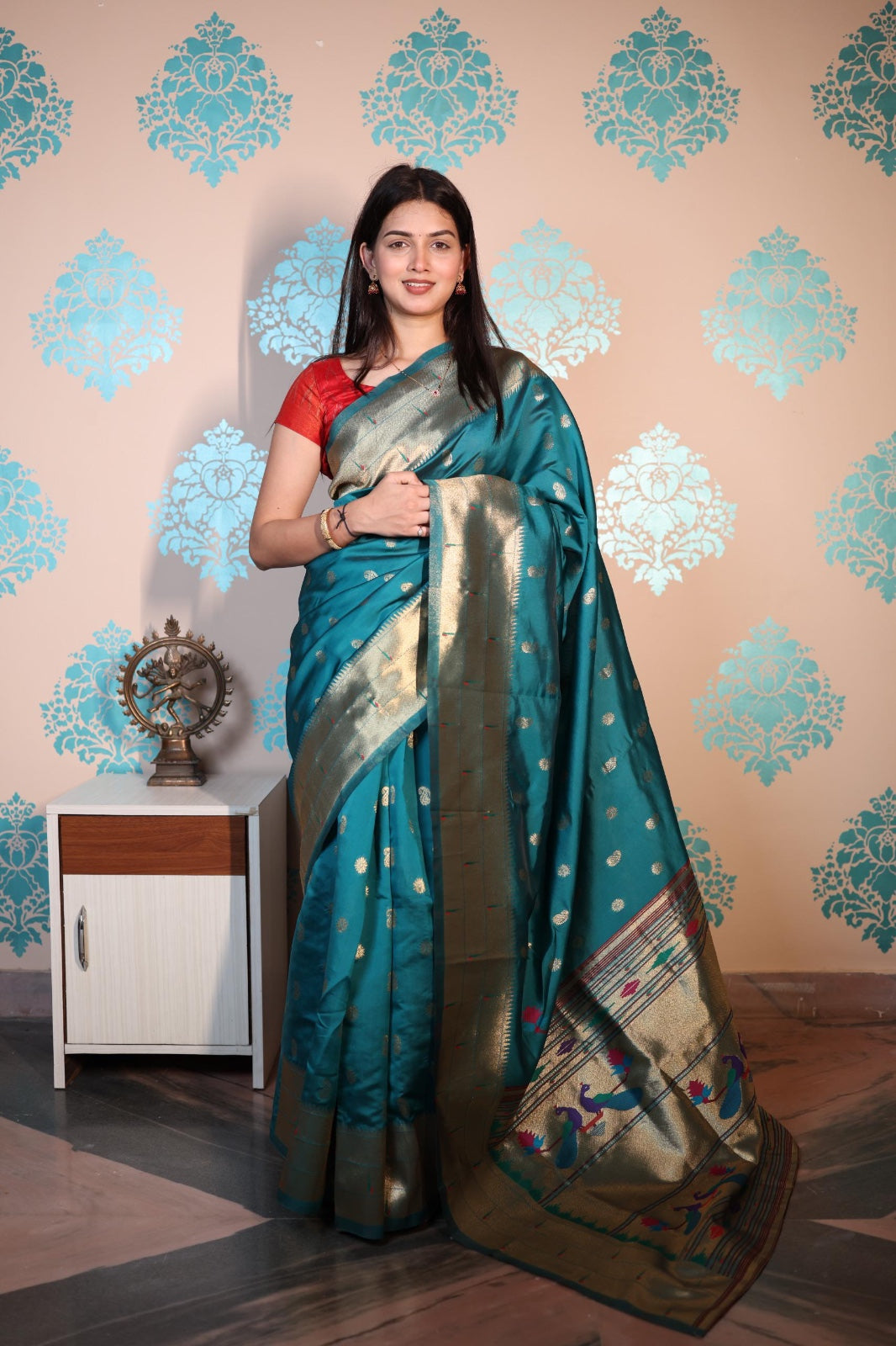 Soft Silk Saree with Pure Gold Jari – Traditional Elegance
